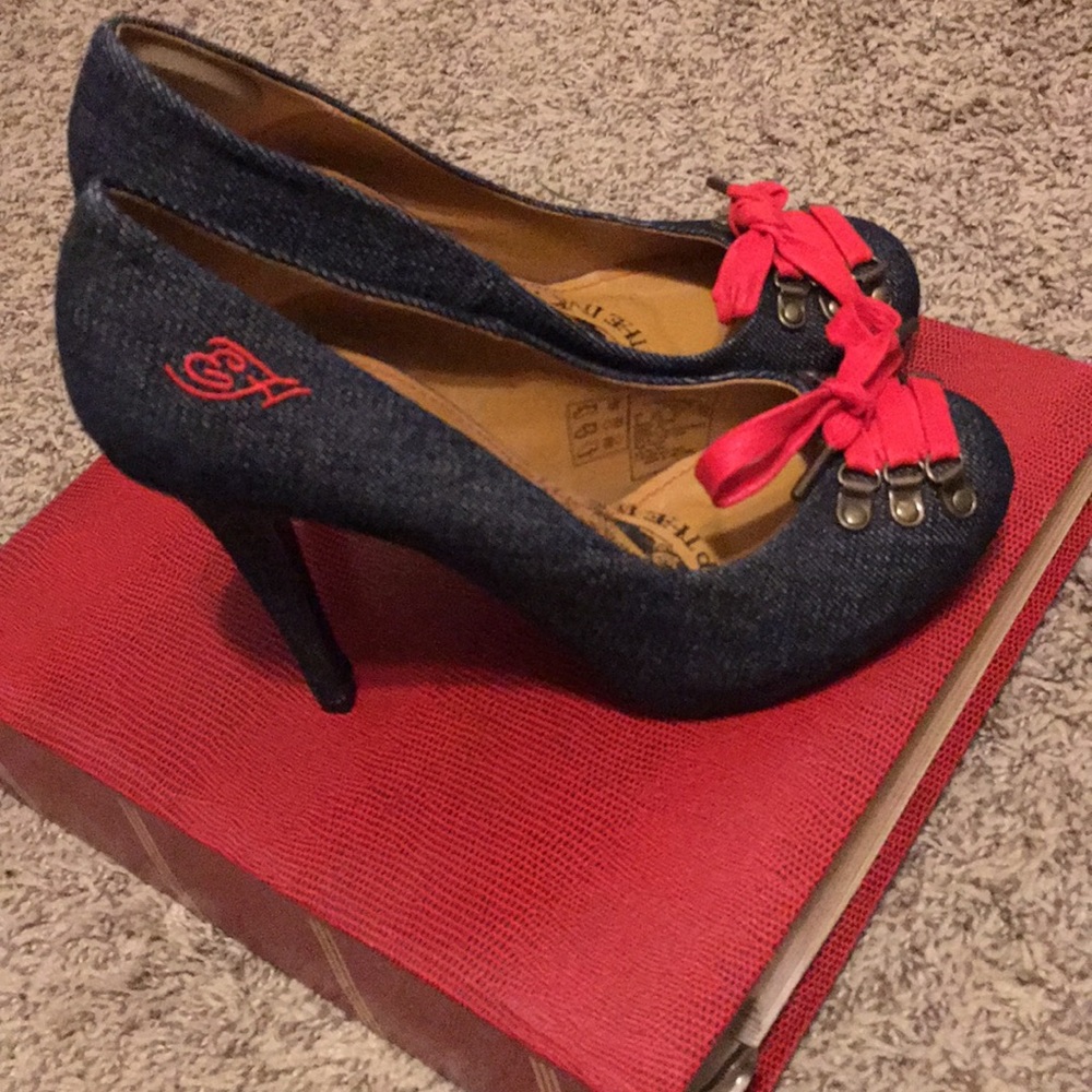 Women’s Ed Hardy heels Sz 9